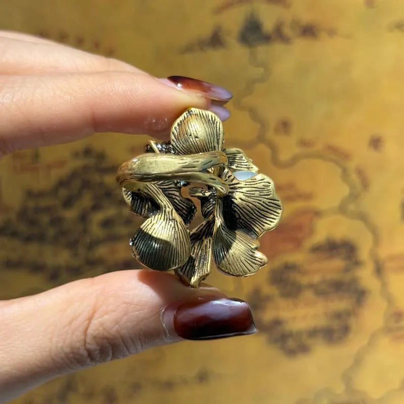 Vintage Flower Pearl Ring — 18k Gold-Plated Luxury Cocktail Ring | NonaEve